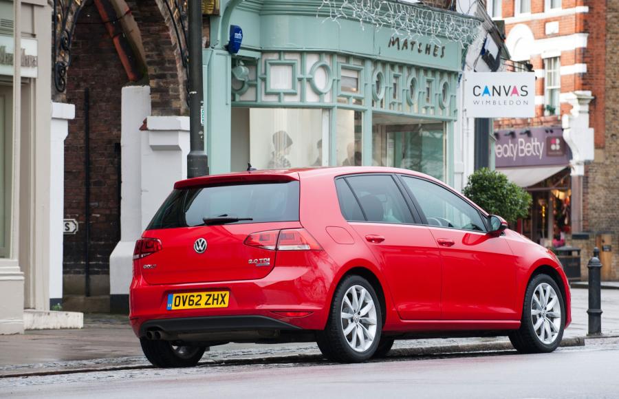  Volkswagen Golf TDi BlueMotion 2012 года  (UK) (фото 17 из 52)
